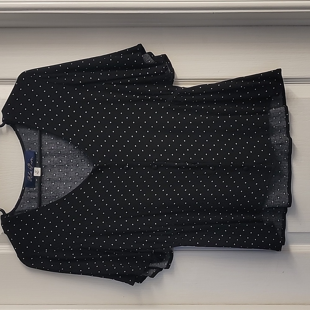 Black and white polka dot half sleeve blouse XS with buttons